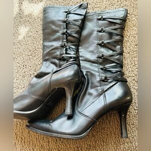 Black bootie soft leather in good condition